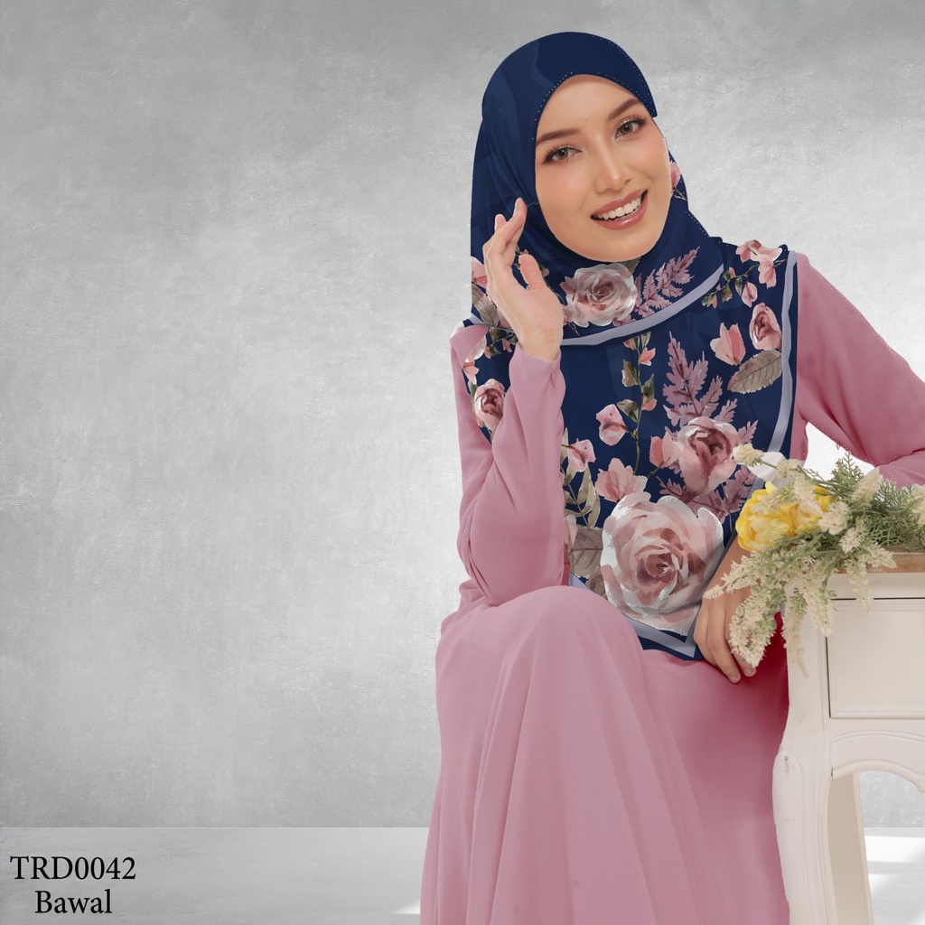 Tudung Bawal (Square Hijab) in TRD0042