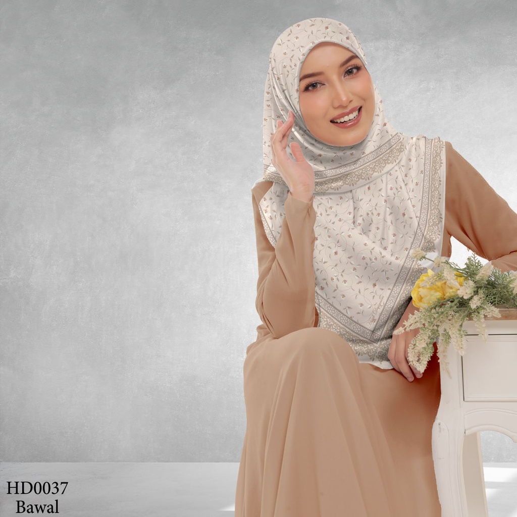 Tudung Bawal (Square Hijab) in HD0037